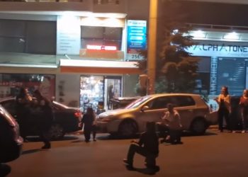 Καραντίνα-Εύοσμος: Έσπασαν την μονοτονία με Λένα Ζευγάρα και ζεϊμπέκικο της Ευδοκίας[video]