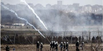 Alldaynews.gr Άγριο σκηνικό στον Έβρο:Τούρκοι στρατοχωροφύλακες πυροβόλησαν προς την πλευρά Ελλήνων