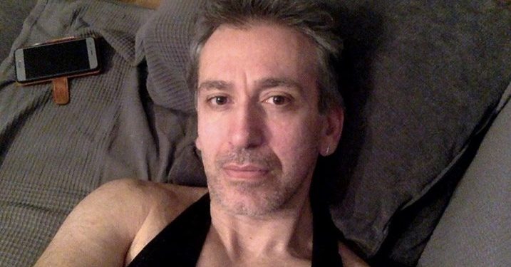 «Εύχομαι να ζήσουν τα χειρότερα και να ψοφήσουν σαν αδέσποτα σκυλιά!…»[Post]