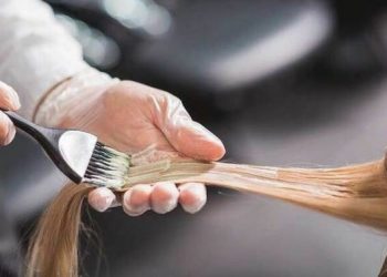 Βάψτε μου την ρίζα και πληρώνω εγώ το πρόστιμο! Κομμωτές διηγούνται όλα τα τρελά που ακούνε κάθε μέρα
