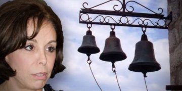 Βούλα Πατουλίδου: “Να ηχήσουν οι καμπάνες ως κάλεσμα ψυχών και όχι πιστών”