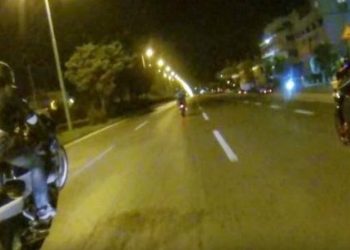 «Καμικάζι» με μηχανές και χωρίς πινακίδες «έσπασαν» το μπλόκο της ΕΛ.ΑΣ στο Μαρκόπουλο