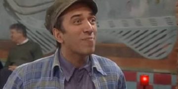 Alldaynews.gr Νεκρός ο Τρελαντώνης-Θρήνος θα πέσει στο “Καφέ της Χαράς”