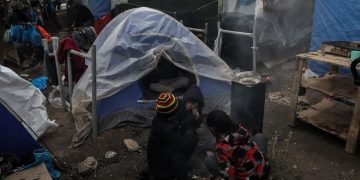 Alldaynews.gr Πυροβολισμοί στη Μόρια – Δύο τραυματίες