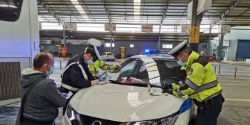 Alldaynews.gr Τσάκωσαν Αλβανούς εργάτες από τη Μύκονο με προορισμό την Ηγουμενίτσα