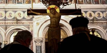 Μεγάλη Πέμπτη: «Σήμερον κρεμάται επί ξύλου ο εν ύδασι την γην κρεμάσας»