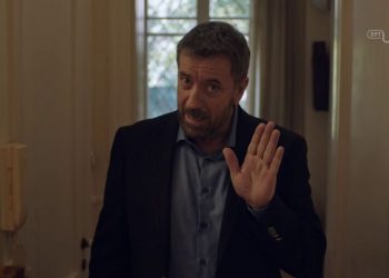 Τι ζήτησε o Σπύρος Παπαδόπουλος να αλλάξει στο σποτ του «Μένουμε σπίτι» για να «μη φάει γιαούρτια»