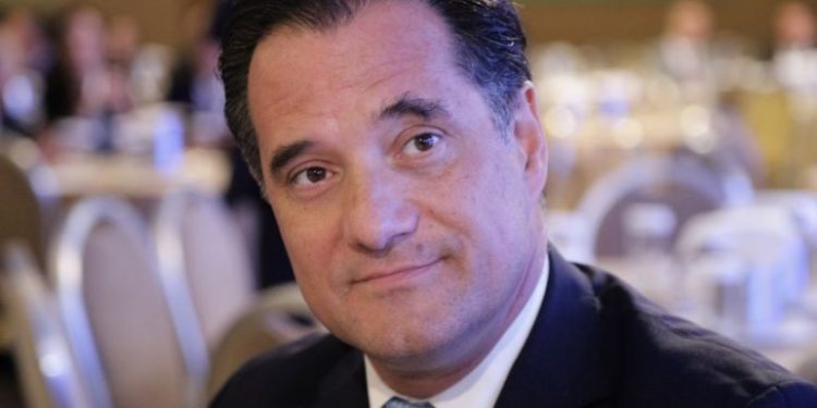 Alldaynews.gr Άδωνις για μάσκες: Θα τσιμπήσει η τιμή τους λίγο στην αρχή όπως με τα αντισηπτικά