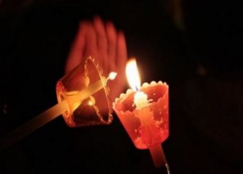 Άγιο Φως: Απαγορεύτηκε και η κατ΄οίκον παράδοσής του