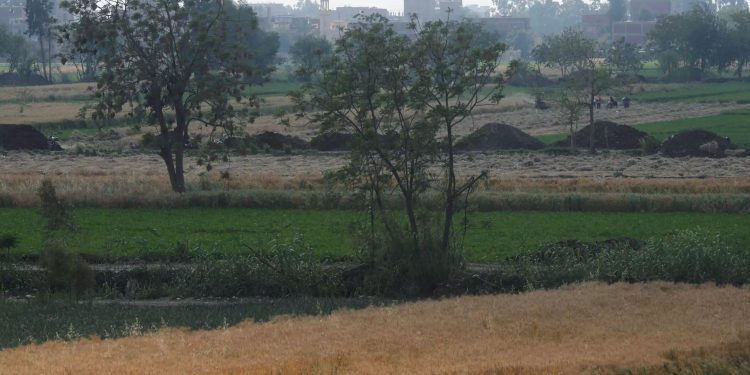 Δεν ήθελαν να θαφτεί στην κοινότητά τους γιατρός που πέθανε από κορονοϊό! Μάχες με την αστυνομία (pics)