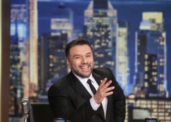 «Δεν μπορεί να χάνουμε ζωές και να ασχολούμαστε με μ@@@ίες!» – Σκληρή απάντηση Αρναούτογλου σε Κανάκη