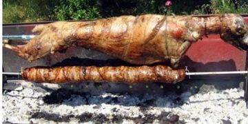 Alldaynews.gr Πόσοι επιτρέπεται να μαζευτούν να ψήσουν αρνί την Κυριακή του Πάσχα