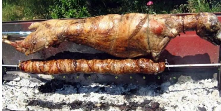 Alldaynews.gr Πόσοι επιτρέπεται να μαζευτούν να ψήσουν αρνί την Κυριακή του Πάσχα