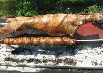 Εισαγγελέας και αυτόφωρο για όσους ψήσουν σε πυλωτές και αυλές