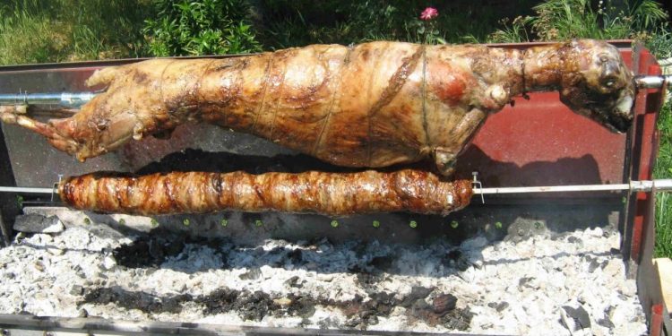 Εισαγγελέας και αυτόφωρο για όσους ψήσουν σε πυλωτές και αυλές