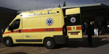 Alldaynews.gr Μυστήριο με την πτώση βρέφους 5 μηνών από τον 1ο όροφο (video)