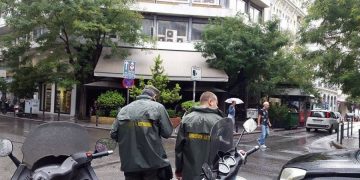 Alldaynews.gr Άνδρες της Δημοτικής Αστυνομίας Θεσσαλονίκης εντόπισαν 11χρονη που είχε εξαφανιστεί