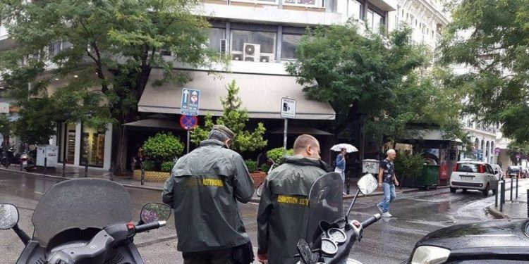 Alldaynews.gr Άνδρες της Δημοτικής Αστυνομίας Θεσσαλονίκης εντόπισαν 11χρονη που είχε εξαφανιστεί