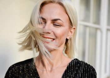Χριστίνα Κοντοβά: Έξαλλη με εταιρεία κούριερ που εκμεταλλεύτηκε την κατάσταση του κορονοϊού! [pic]