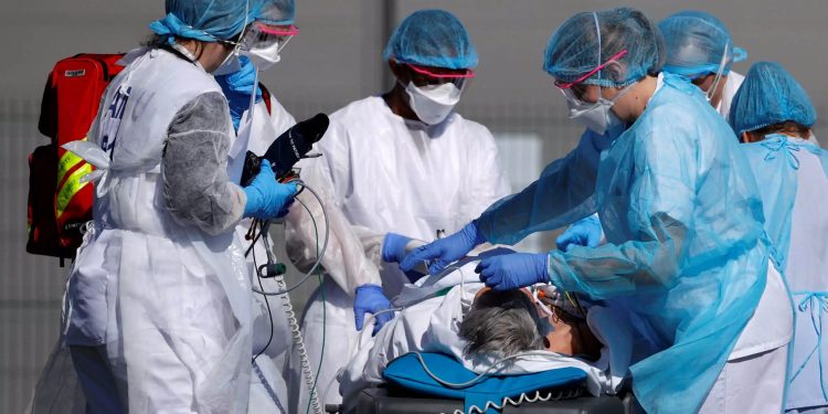 Alldaynews.gr Κορονοϊός: Πέθανε δημοσιογράφος από την Κρήτη στο Παρίσι – “Έφυγε” μαζί και η σύντροφός του (pics)