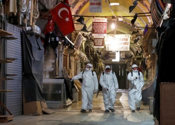 Λοιμωξιολόγος στην Τουρκία διαψεύδει live τα επίσημα νούμερα και την κλείνουν άρον άρον!