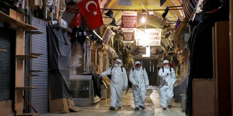 Alldaynews.gr Λοιμωξιολόγος στην Τουρκία διαψεύδει live τα επίσημα νούμερα και την κλείνουν άρον άρον!