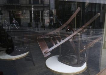 Χοροί και τραγούδια σε ταβέρνα στο Βόλο – Βαριά καμπάνα από τον εισαγγελέα