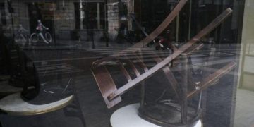 Alldaynews.gr Χοροί και τραγούδια σε ταβέρνα στο Βόλο – Βαριά καμπάνα από τον εισαγγελέα