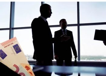 Ριζικές Αλλαγές: Σενάρια για 15νθήµερη εργασία µε µισές αποδοχές