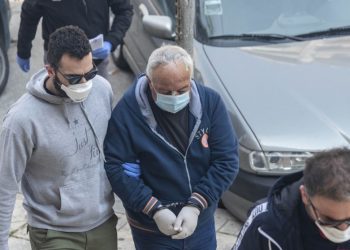 Μαρτυρία-Ανατροπή “ΚΑΙΕΙ” τον Πατέρα! Ήταν Αλκοολικός ο Πατέρας – ΔΕΝ ήταν Ναρκομανής ο Γιός