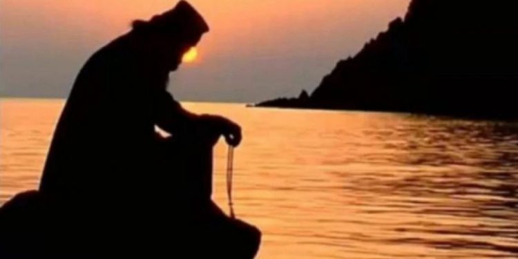 Alldaynews.gr Αγιορείτης Γέροντας: Τόσα χρόνια πήγαινες στην Ανάσταση για 10 λεπτά-τώρα σε πειράζει που έκλεισαν οι εκκλησίες