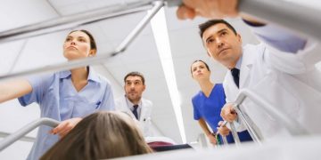 Νοσοκομειακοί γιατροί: Έλληνες εάν δεν αντιδράσετε θα πεθάνετε-Σας λένε ψέμματα[Videos]