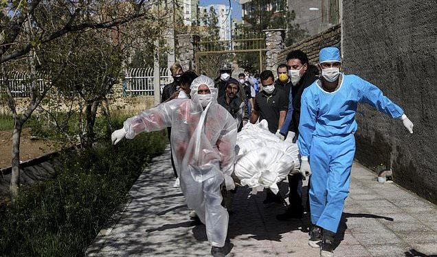 Alldaynews.gr Πίστεψαν τη φήμη και ήπιαν οινόπνευμα για να σκοτώσουν τον κορωνοϊό: 600 οι νεκροί και 3000 στο νοσοκομείο