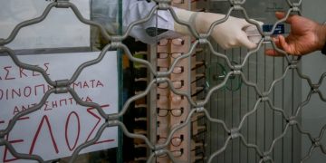 Έξοδος από την καραντίνα: Τη Δευτέρα «κλειδώνει» η απόφαση