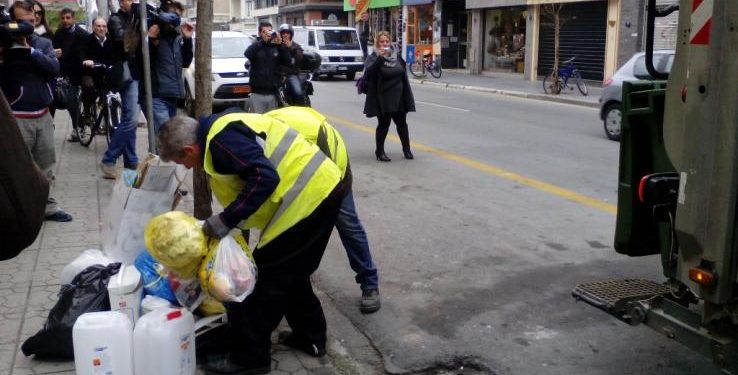 Alldaynews.gr Εργαζόμενοι καθαριότητας στον Μητσοτάκη: Γιατί μας ξεχάσατε;  Να σταματήσετε τις ενισχύσεις στους εφοπλιστές, στα ΜΜΕ