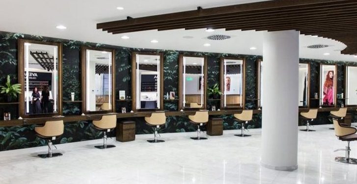 Alldaynews.gr Άρση μέτρων για τα κομμωτήρια: Πώς θα λειτουργήσουν -Κενές θέσεις, μάσκες, αντισηπτικά και σκέψεις να ανοίγουν και το βράδυ