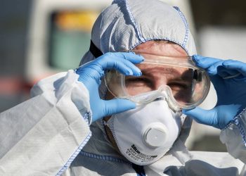 Κορονοϊός – Σοκαριστική ανακάλυψη – Μπορεί να εξαπλωθεί μέσω του αέρα και της απλής αναπνοής