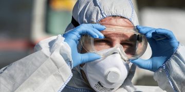 Alldaynews.gr Κορονοϊός – Σοκαριστική ανακάλυψη – Μπορεί να εξαπλωθεί μέσω του αέρα και της απλής αναπνοής