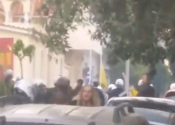 Η Χρυσή Αυγή και ο Παναγιώταρος στον Άγ. Νικόλαο Κορυδαλλού – 18 προσαγωγές – Τι είδε η ΕΛΑΣ (Video)