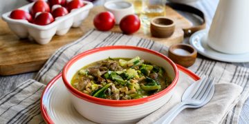 Κόμμα για τα ζώα: Συνταγή για βίγκαν μαγειρίτσα – «μανιταρίτσα» από τον Ν. Γαϊτάνο