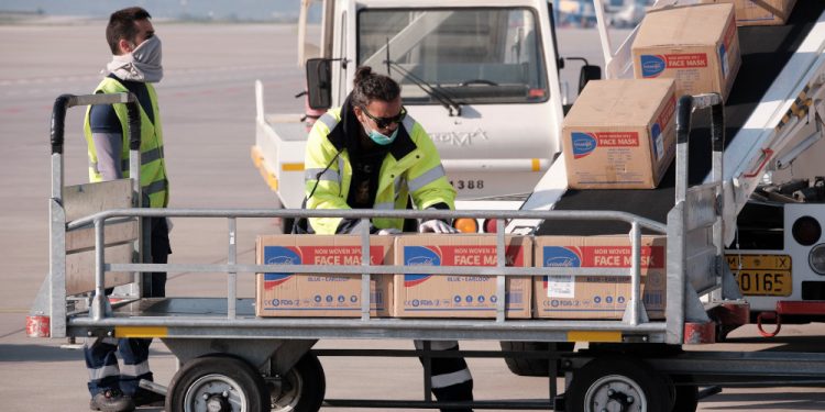 Alldaynews.gr Ούτε σε κατασκοπική ταινία! Το Βερολίνο κατηγορεί για “πειρατεία” τις ΗΠΑ σε αεροσκάφος με μάσκες