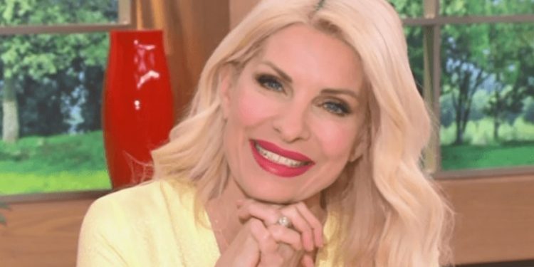 ΣΟΚ για την Μενεγάκη! Την παράτησε και έφυγε