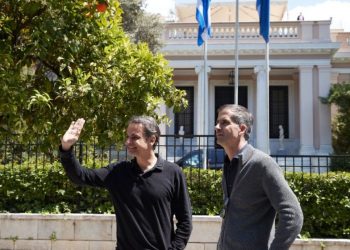 “Ο Μπακογιάννης παρενέβη προσωπικά για να ακυρωθεί η μεταφορά προσφύγων στο Καρπενήσι”