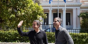 Alldaynews.gr “Ο Μπακογιάννης παρενέβη προσωπικά για να ακυρωθεί η μεταφορά προσφύγων στο Καρπενήσι”