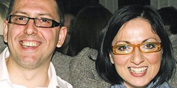 Alldaynews.gr Απρίλης του 2015 ήταν όταν αυτοκτόνησε ο πρώην σύζυγος της ηθοποιού και ενώ η κόρη τους ήταν 6 ετών