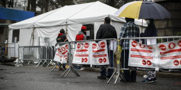 Alldaynews.gr Εφιάλτης: Στη Νέα Υόρκη θα θάβουν τους νεκρούς από κορωνοϊό ανά δέκα σε μεγάλα πάρκα γιατί δεν χωράνε τα νεκροταφεία