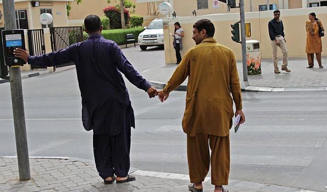 Θήβα: Έπαθαν σοκ οι κτηνοτρόφοι όταν αντίκρισαν όργια μεταξύ Πακιστανών σε καλύβα!