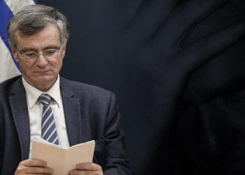 Τσιόδρας: Προσοχή, ασθενείς με ήπια συμπτώματα που θυμίζουν εγκεφαλικό, να πηγαίνουν στα νοσοκομεία