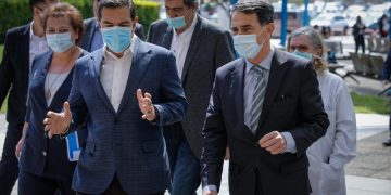 Alldaynews.gr Επίσκεψη Τσίπρα στο ”Αττικόν” – Συναντήθηκε με διοίκηση και ιατρονοσηλευτικό προσωπικό (pics)