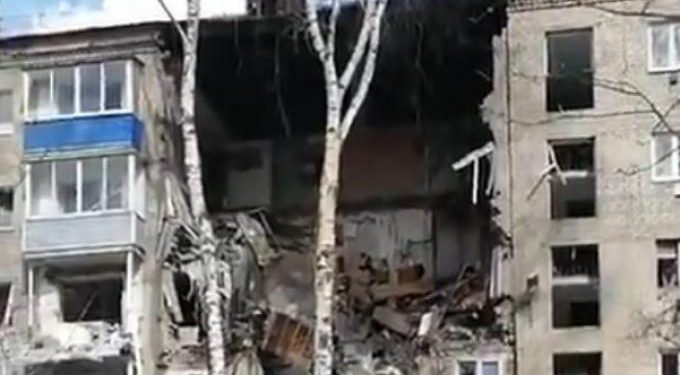 Μόσχα: Πολυκατοικία κατέρρευσε ύστερα από έκρηξη – Πληροφορίες για νεκρούς